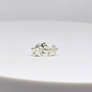Star stud earrings